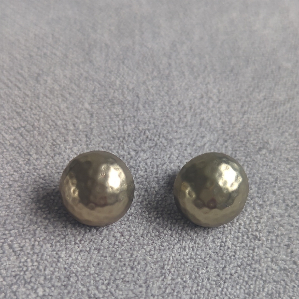 Vintage Monet Hammered Gold Tones Metal Clup On Earrings